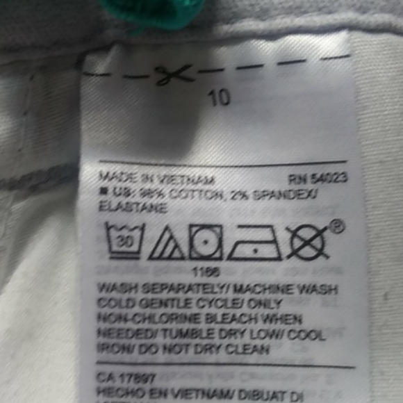 Old Navy Grey Boy's Shorts Size 10. - Picture 5 of 8